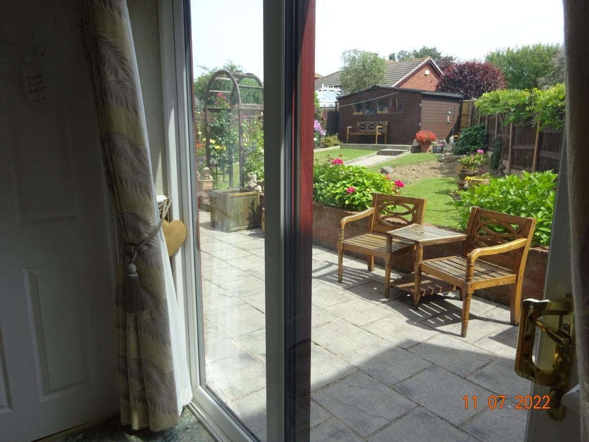Sterling Bed & Breakfast Llandudno Exterior photo