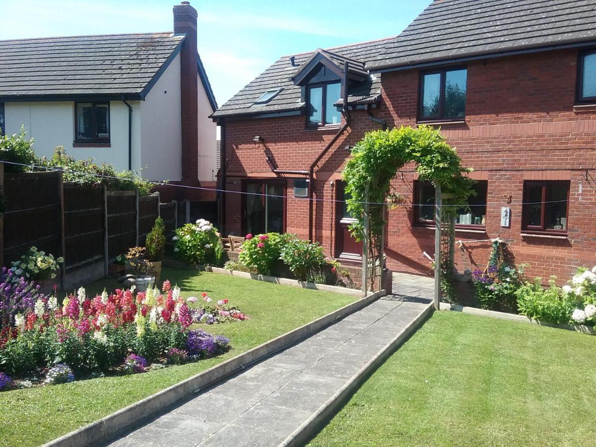 Sterling Bed & Breakfast Llandudno Exterior photo